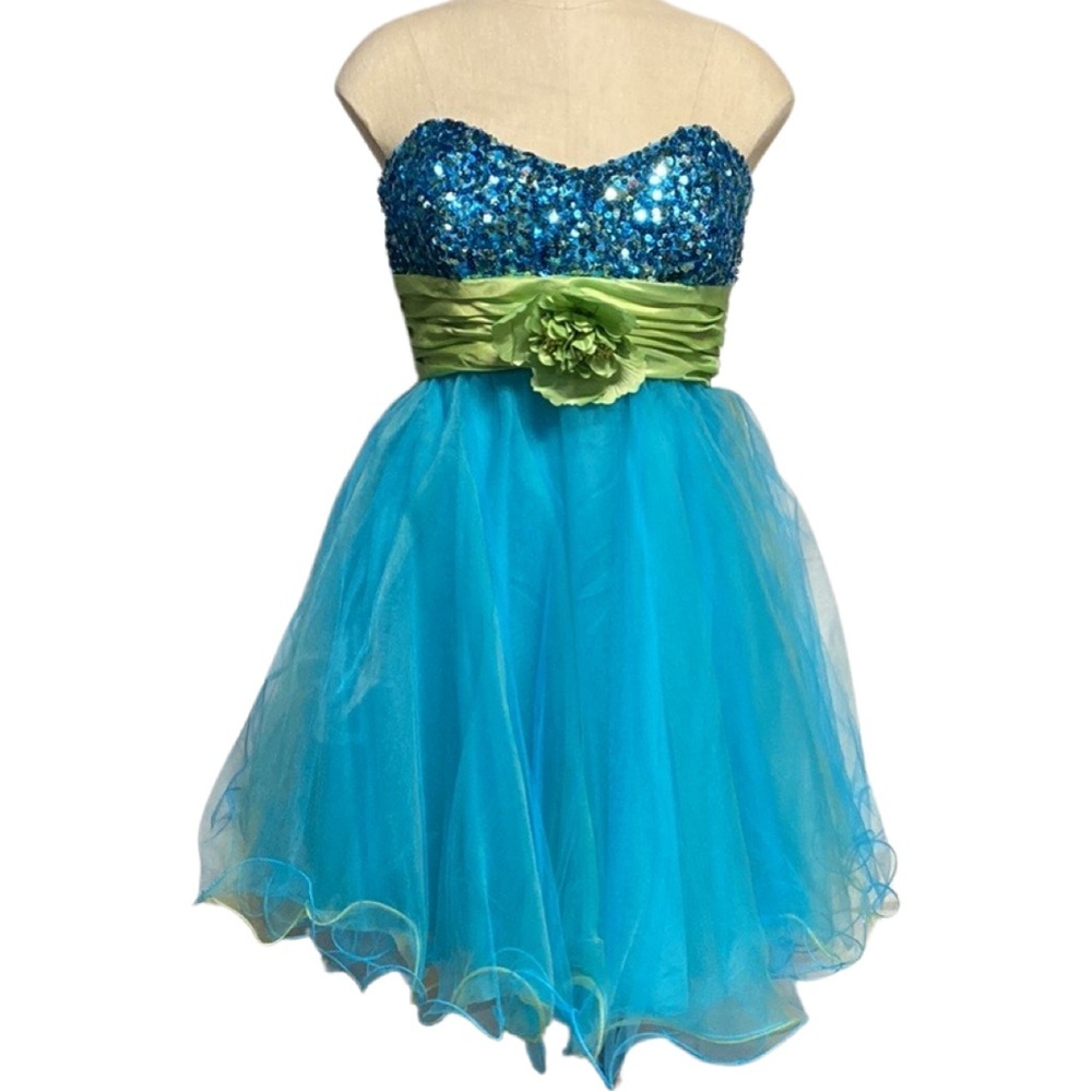 CHICAS SEQUINS AND TULLE PROM GOWN